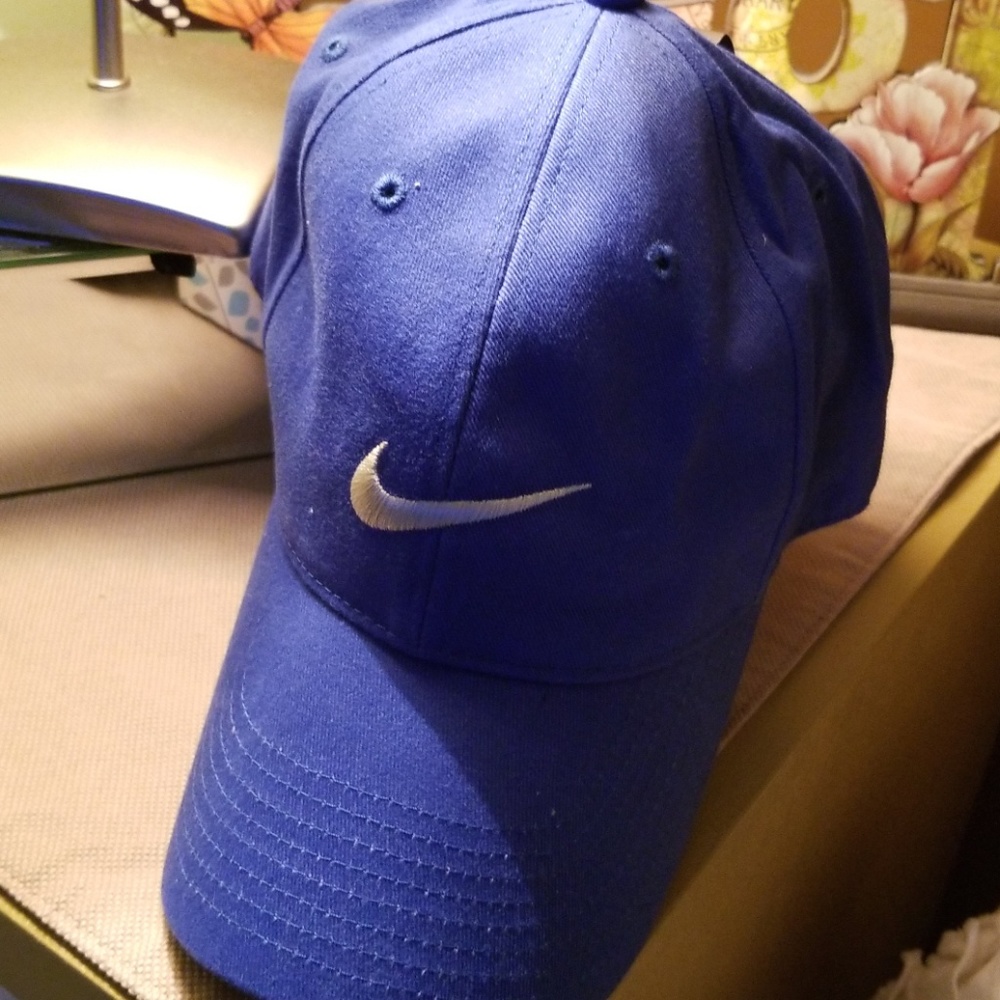 Athletic hat